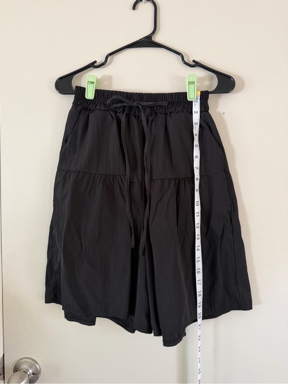 Women's Black Elastic-Waist Tiered Shorts